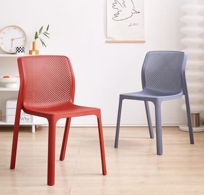 comprare Sedie da pranzo da esterno impilabili in plastica grigia Sedie da pranzo in plastica di rotino in PP fabbricazione online