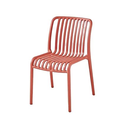 comprare Sedie da pranzo in ferro battuto esterne Sedie da pranzo in plastica impilabili in rosso fabbricazione online
