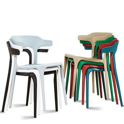 Poltrone da pranzo in plastica di PP piatta OEM ODM Poltrone da pranzo di plastica stampate
