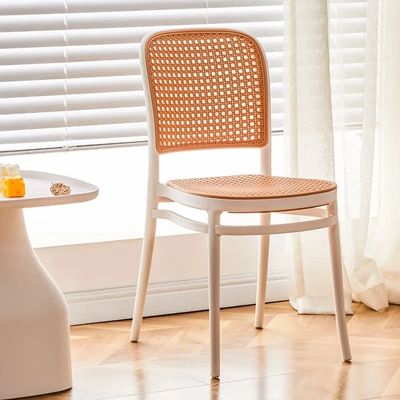 OEM ODM Sedie da pranzo in vetro in plastica Sedie da pranzo in plastica bianca per hotel